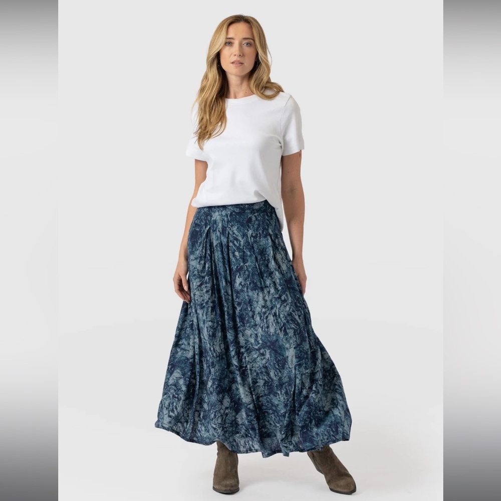 NWT Saint + Sofia Eliza Pleated Skirt in Blue Marble